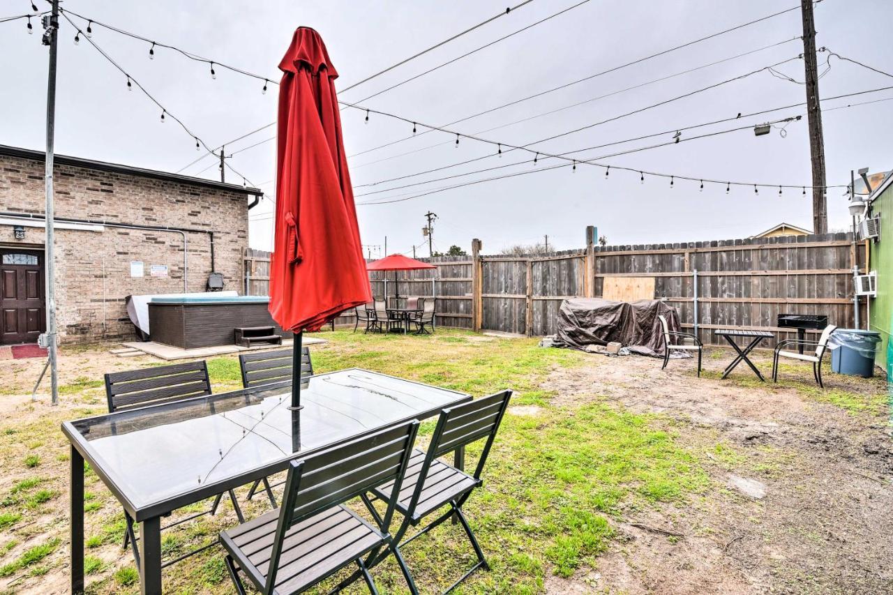 Beautiful Galveston Apt With Deck Less Than 3 Mi To Dtwn! Eksteriør bilde