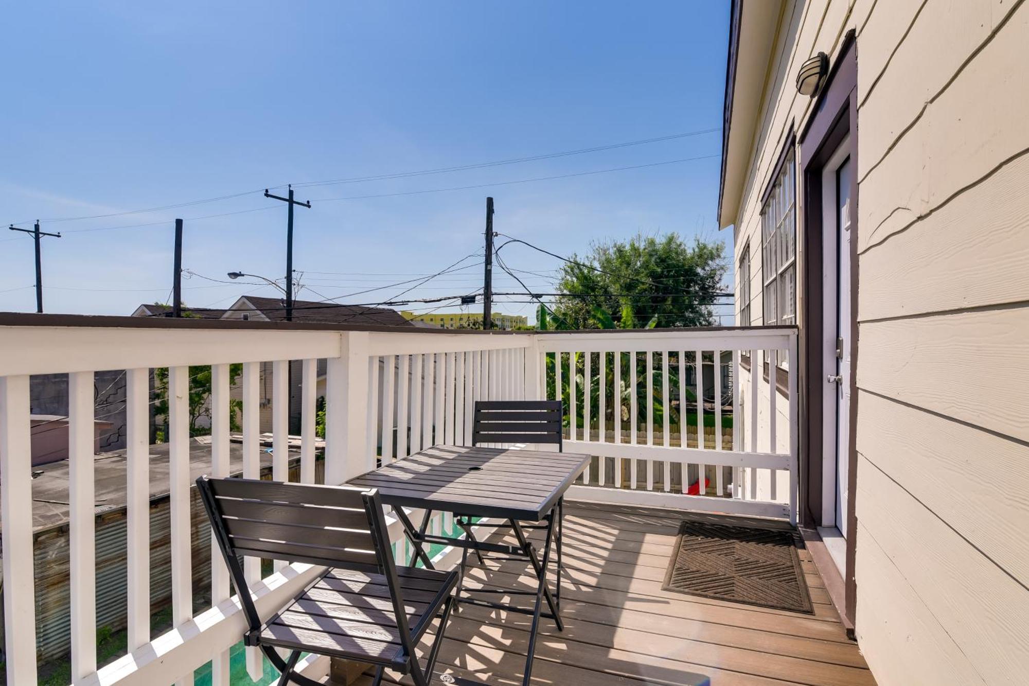 Beautiful Galveston Apt With Deck Less Than 3 Mi To Dtwn! Eksteriør bilde