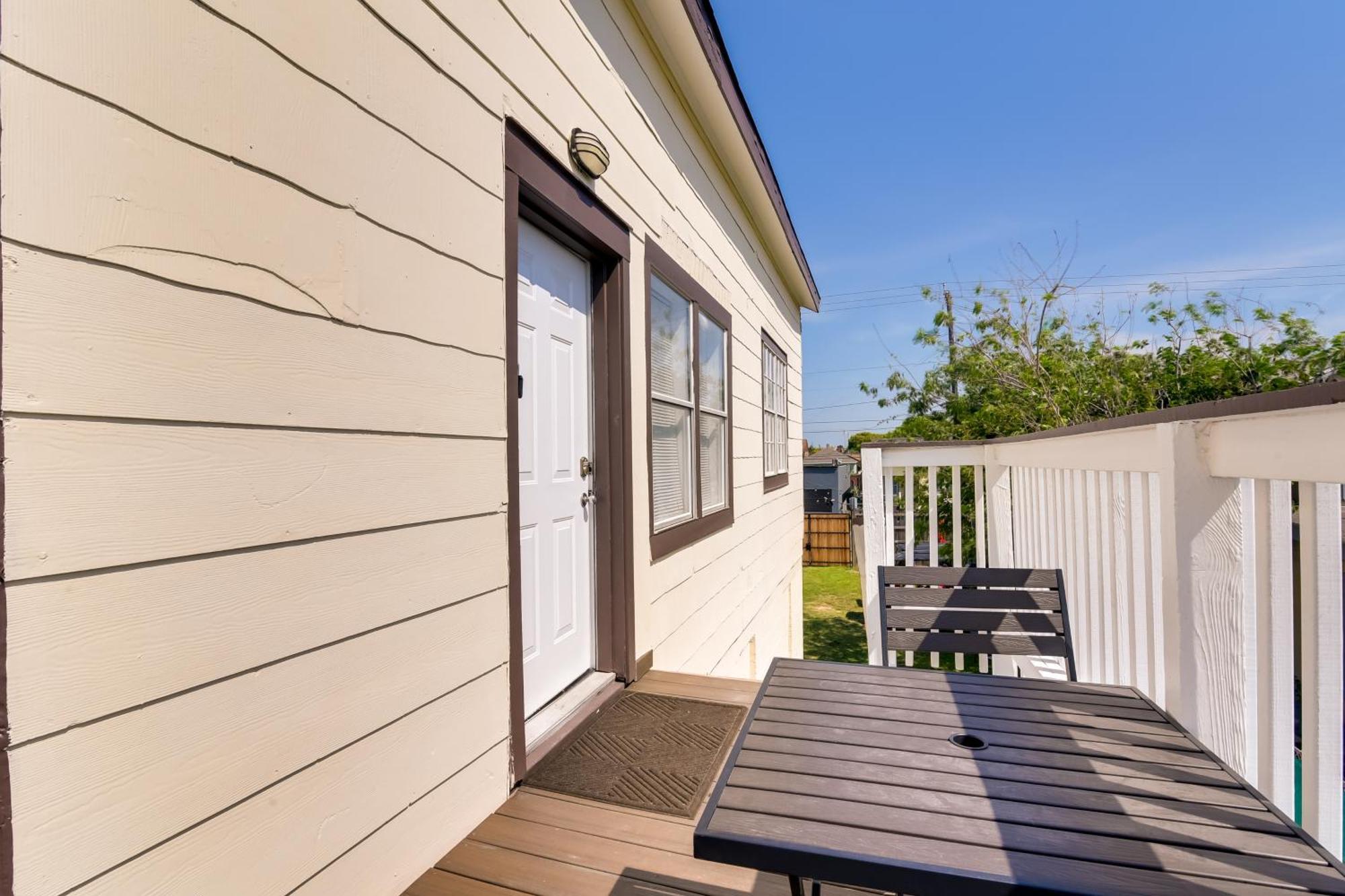 Beautiful Galveston Apt With Deck Less Than 3 Mi To Dtwn! Eksteriør bilde
