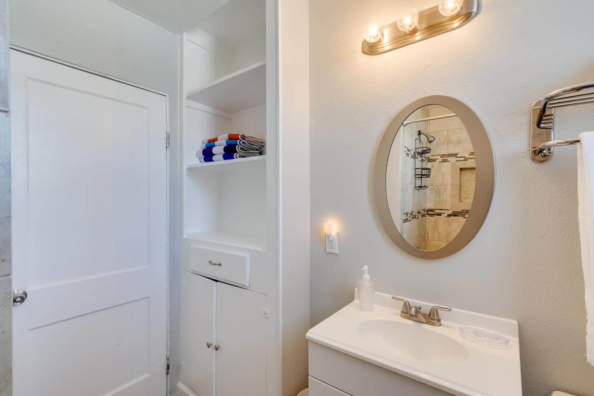 Beautiful Galveston Apt With Deck Less Than 3 Mi To Dtwn! Eksteriør bilde